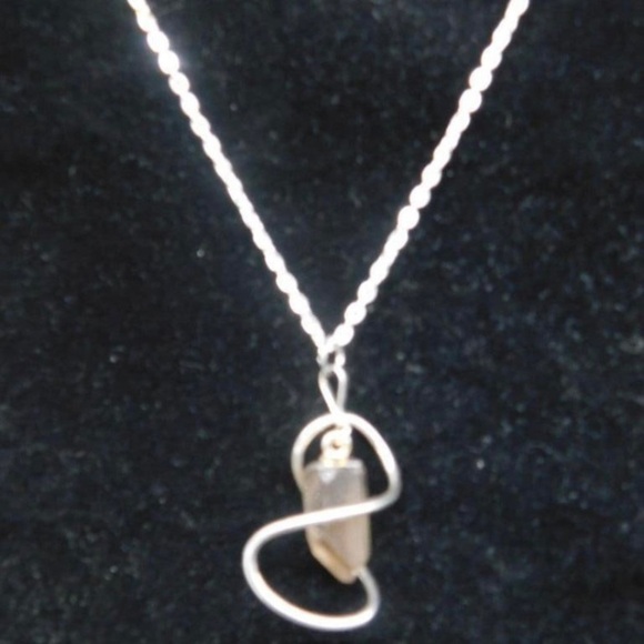 VINTAGE SMOKY QUARTZ INFINITY NECKLACE ON SILVER TONE CHAIN - Picture 1 of 3